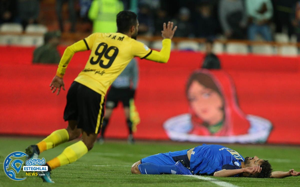 دیدار استقلال مقابل پارس جنوبی