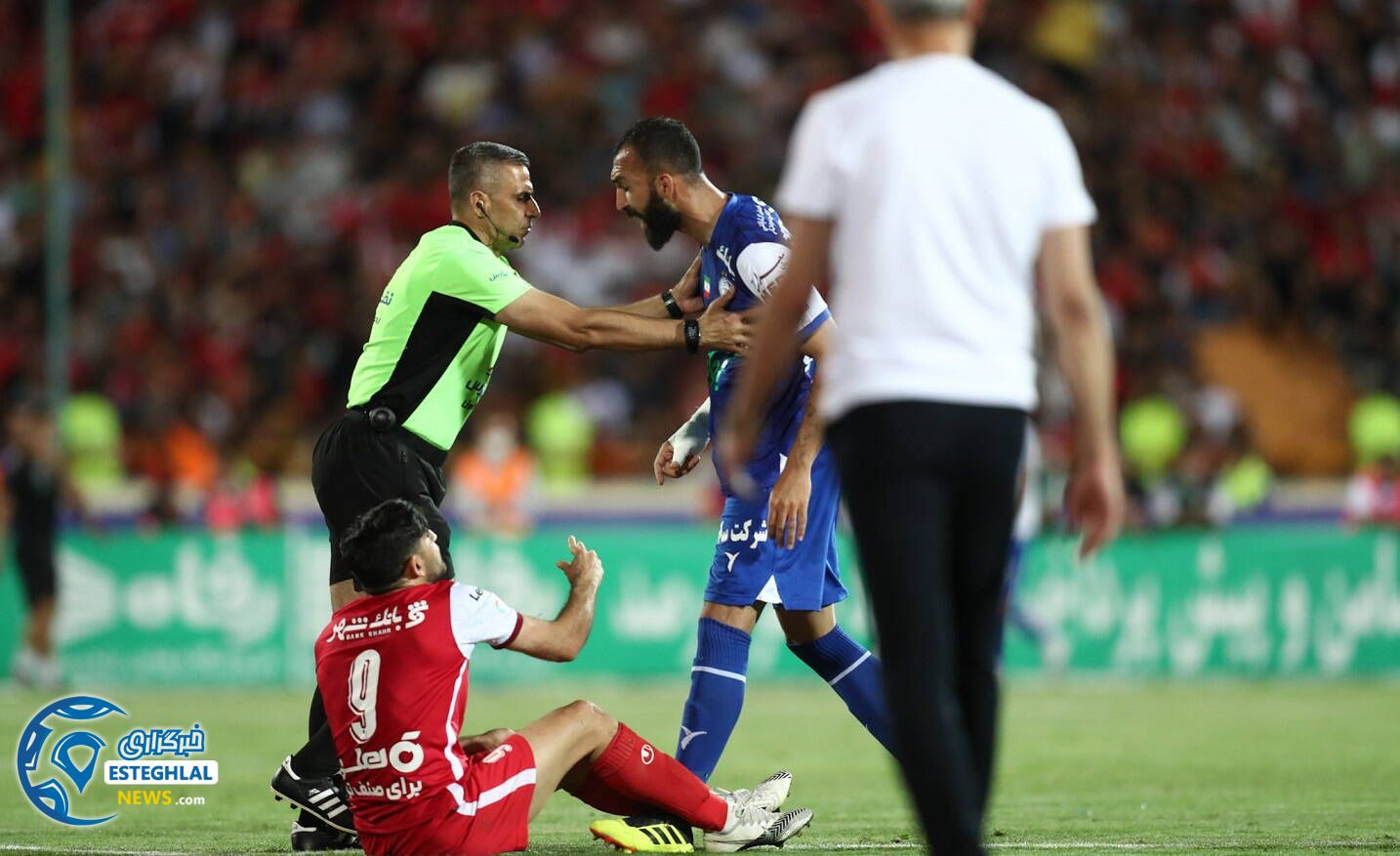 استقلال 1-2 پیروزی