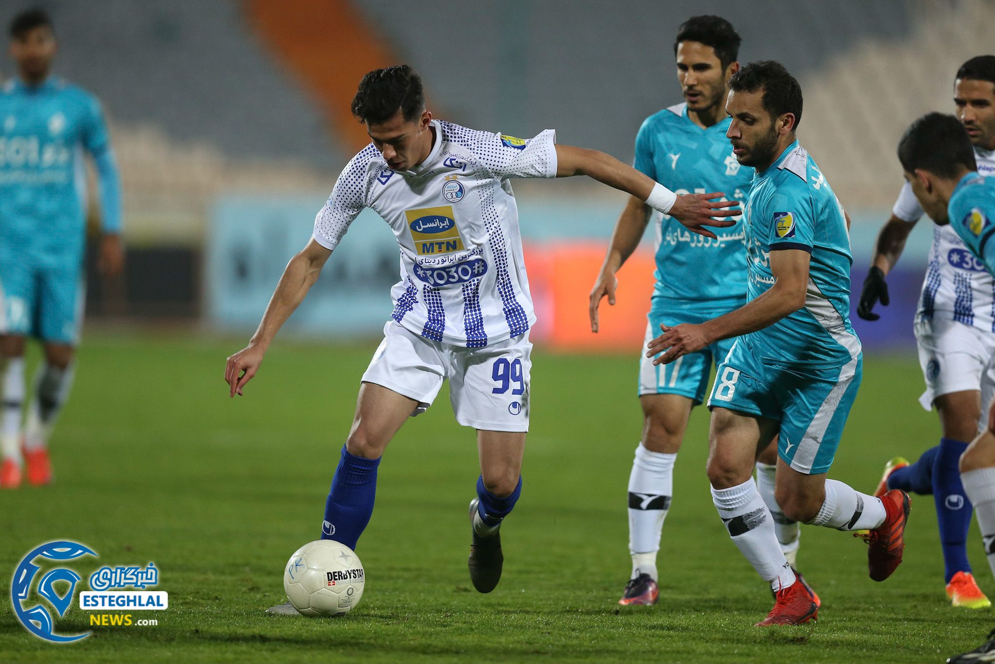 بازی پیکان و استقلال