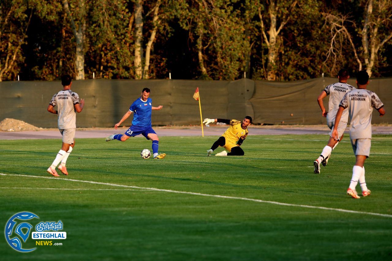 دیدار دوستانه استقلال و چادرملو