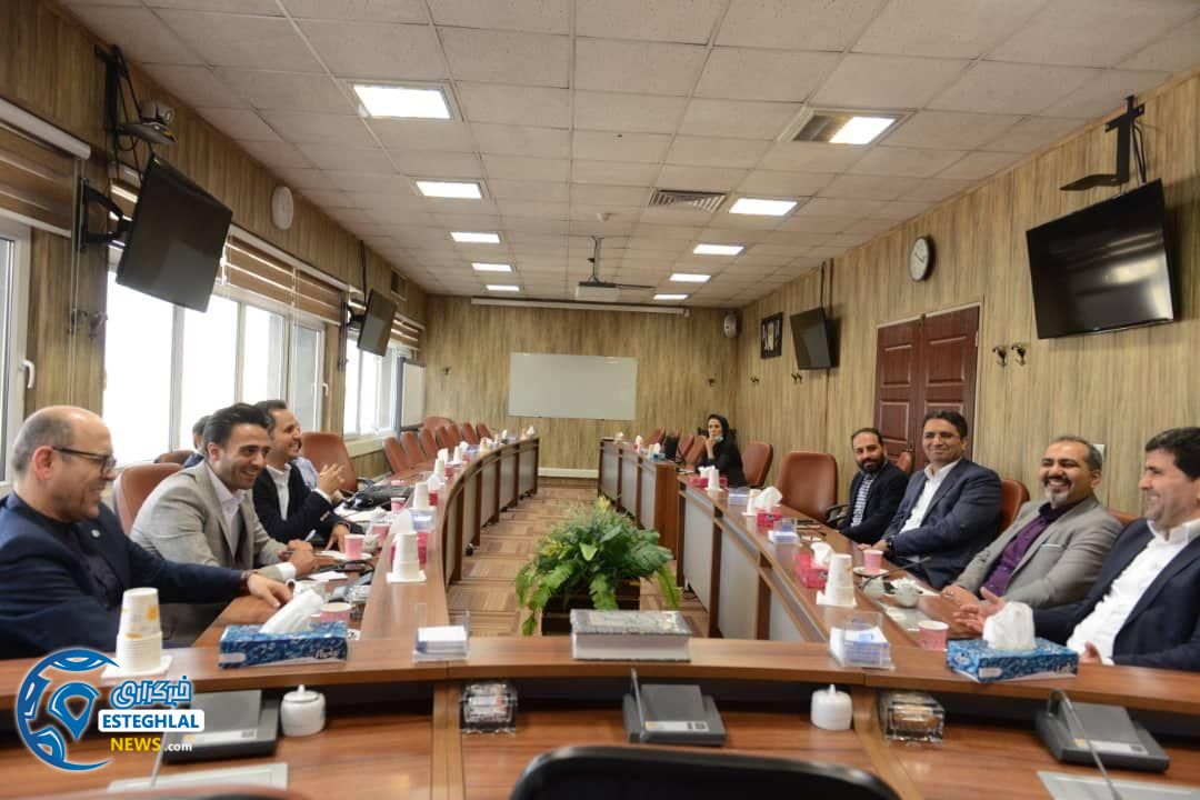 چاپ تمبر اسطوره های استقلال