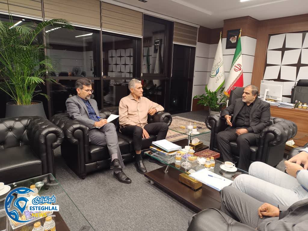 باشگاه استقلال(تاج)