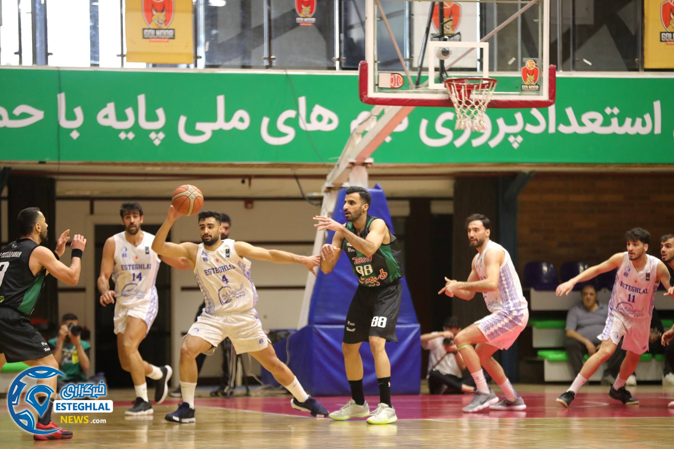 تیم بسکتبال آقایان استقلال