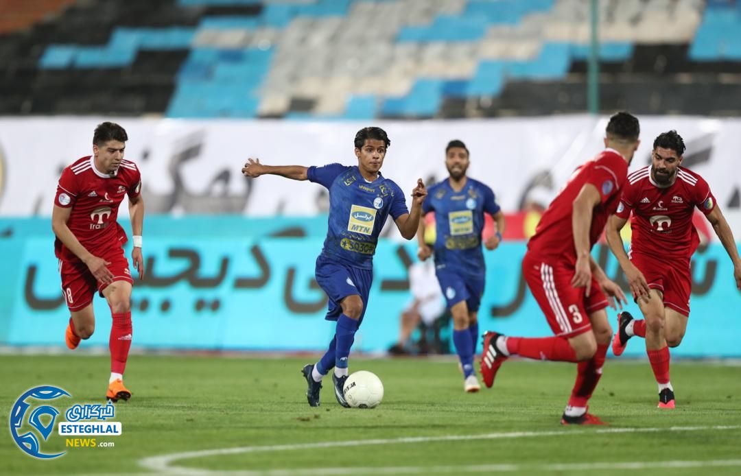 دیدار استقلال و تراکتور