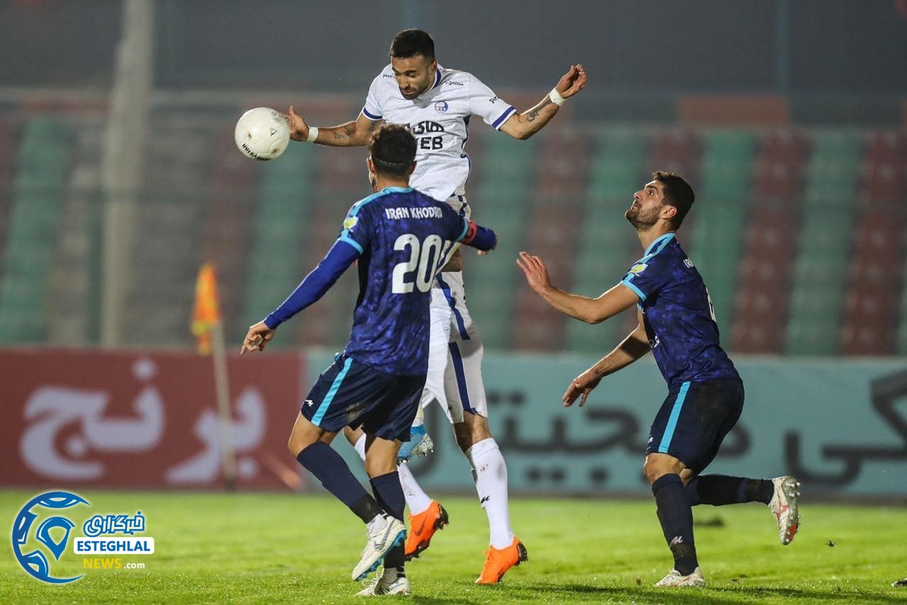 دیدار پیکان و استقلال