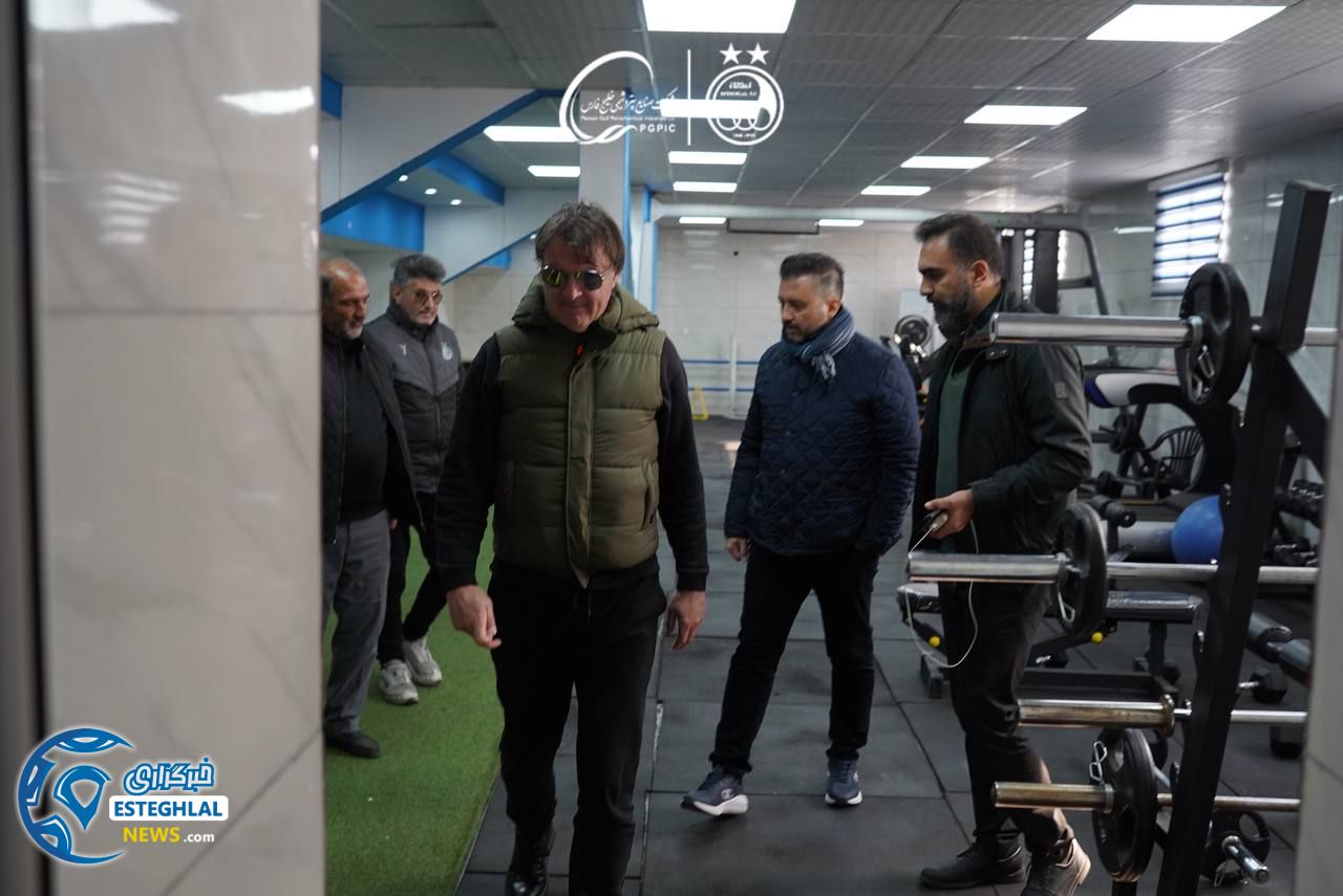 باشگاه استقلال(تاج)