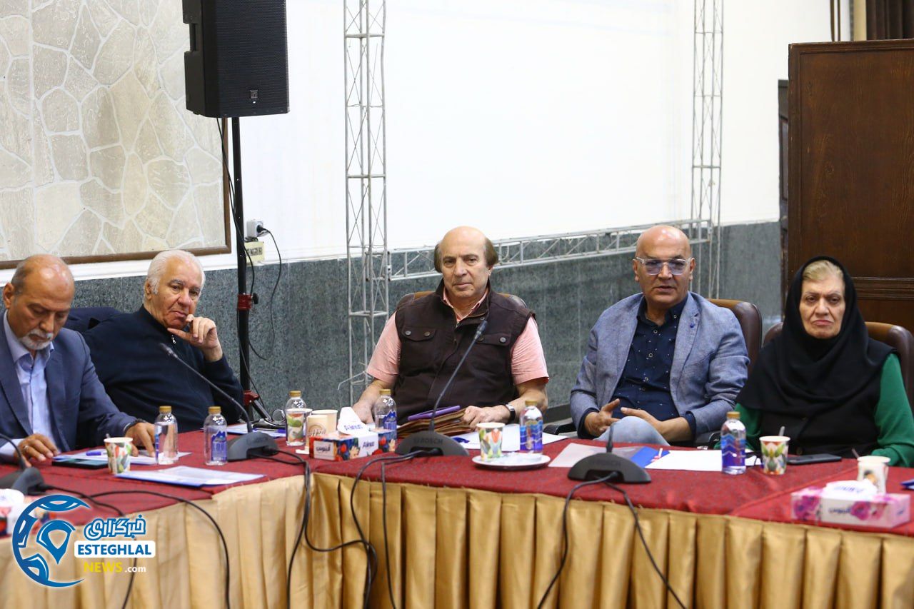 پیشکسوتان باشگاه استقلال(تاج)