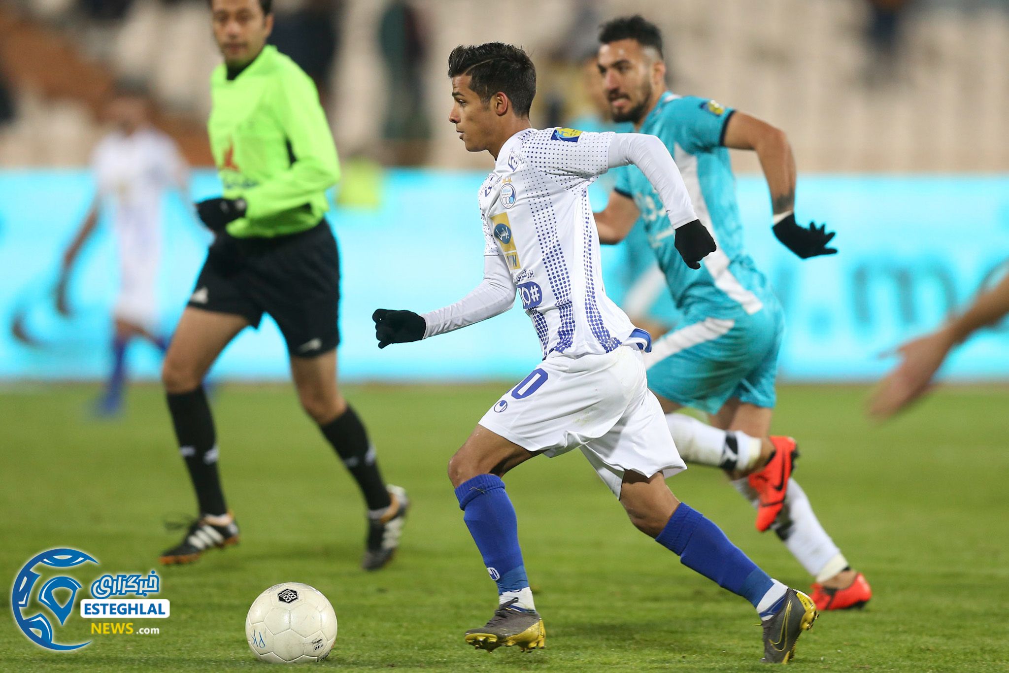 بازی پیکان و استقلال