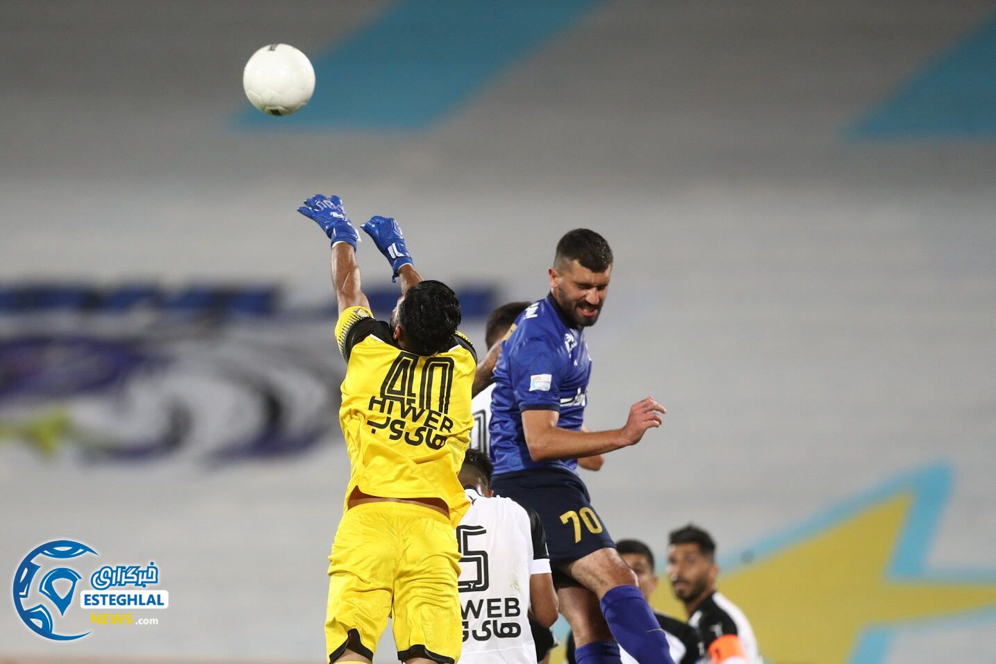 استقلال 1-0 هوادار