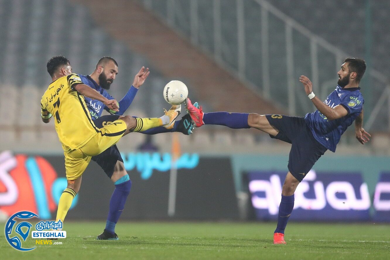 دیدار استقلال و نود