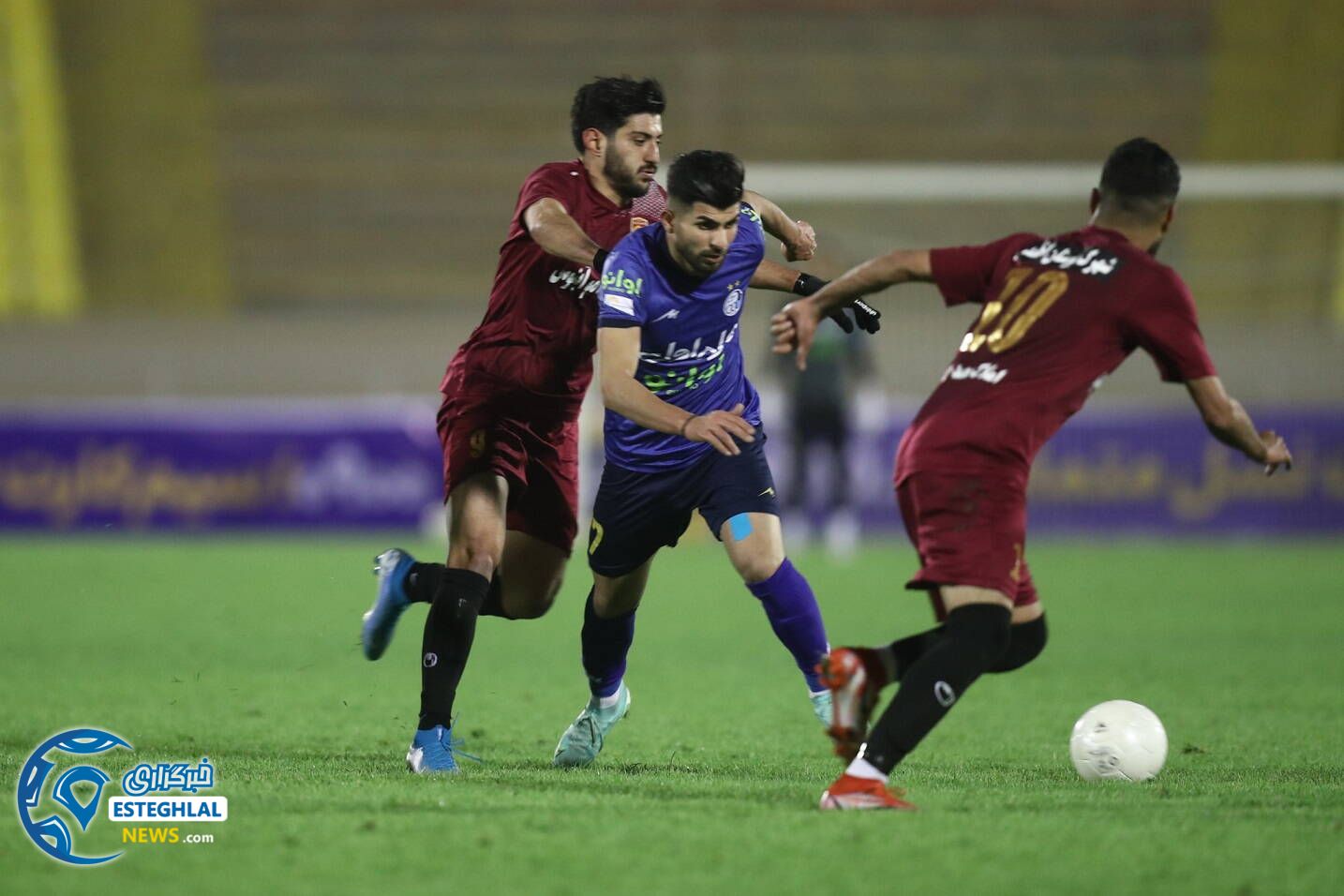 پدیده 0-3 استقلال