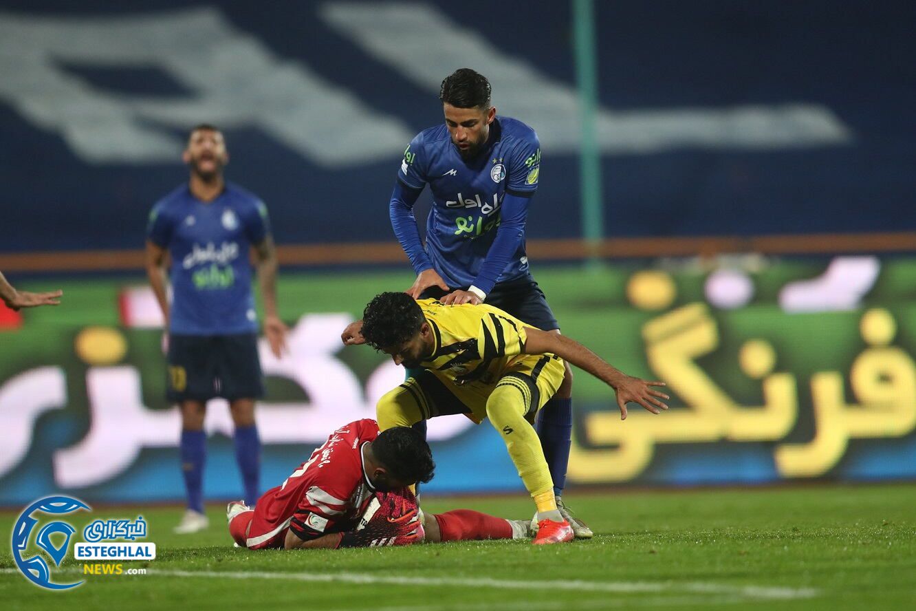 دیدار استقلال و نود