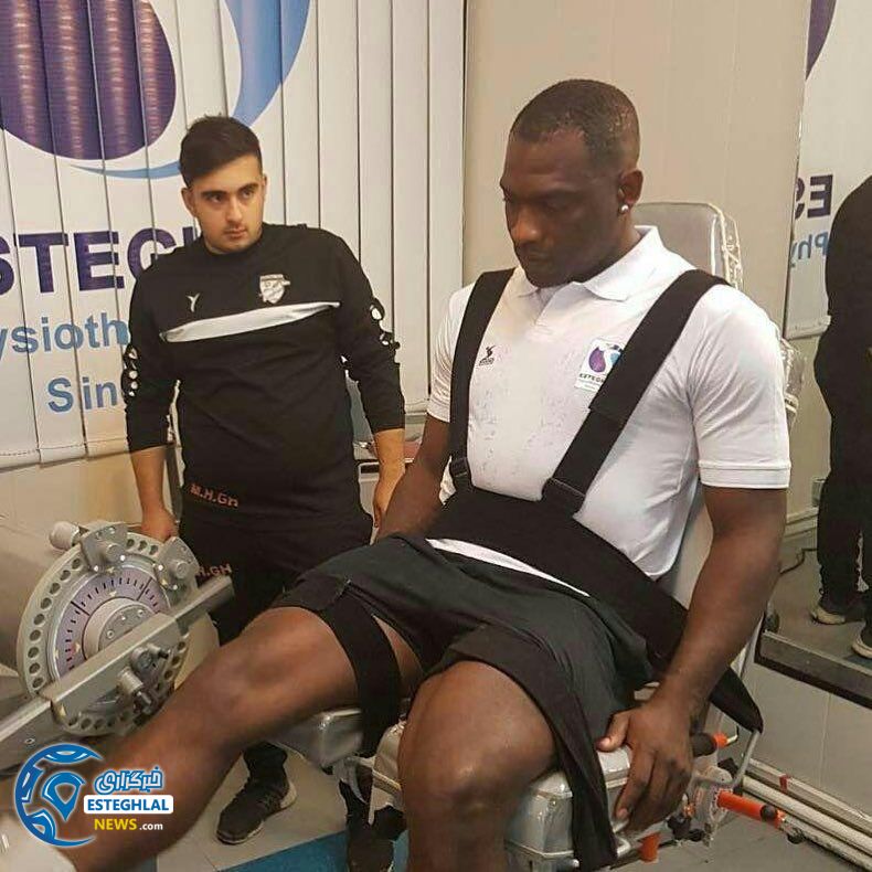 مهاجم کامرونی مد نظر استقلال