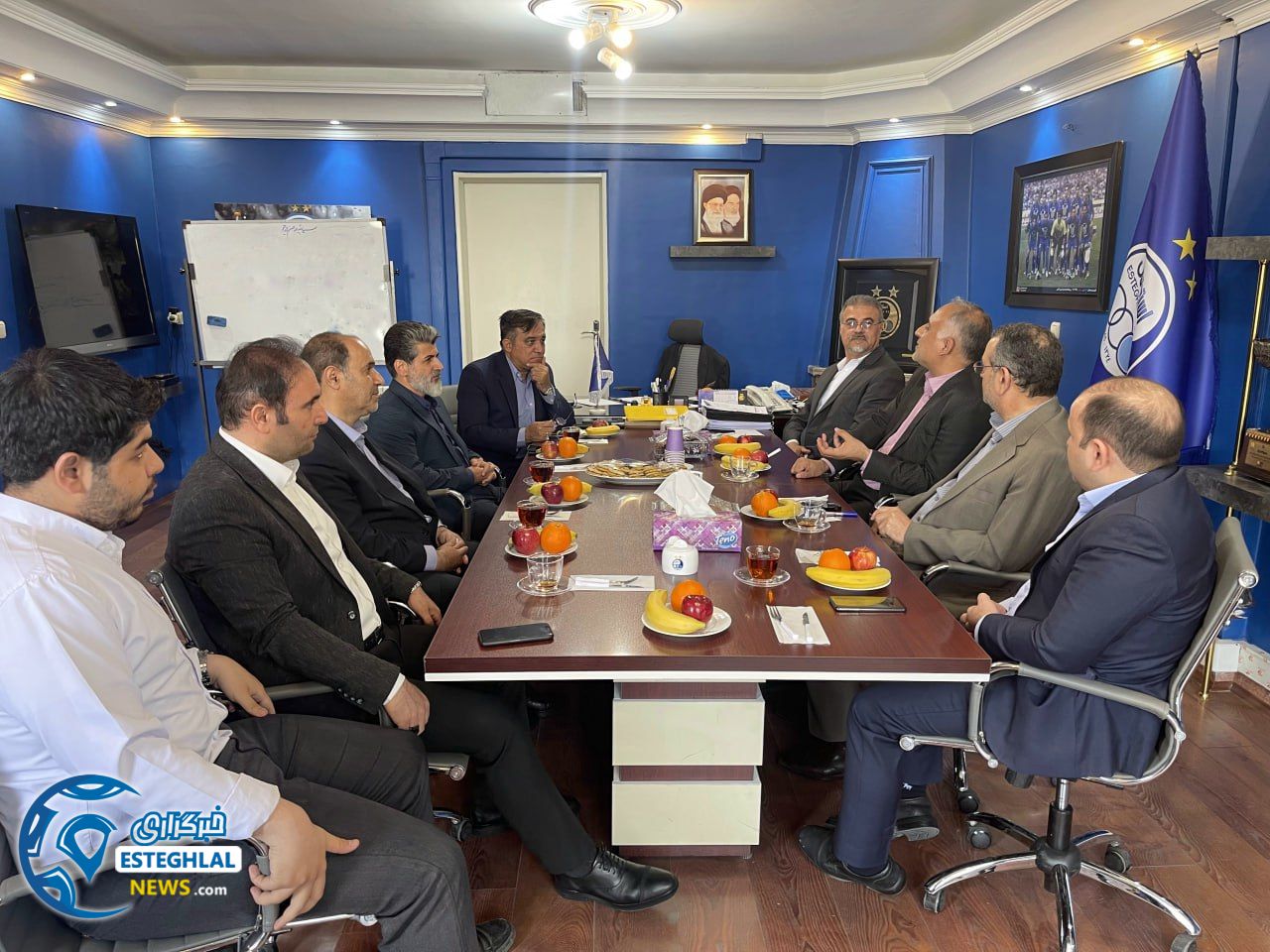  باشگاه استقلال(تاج)