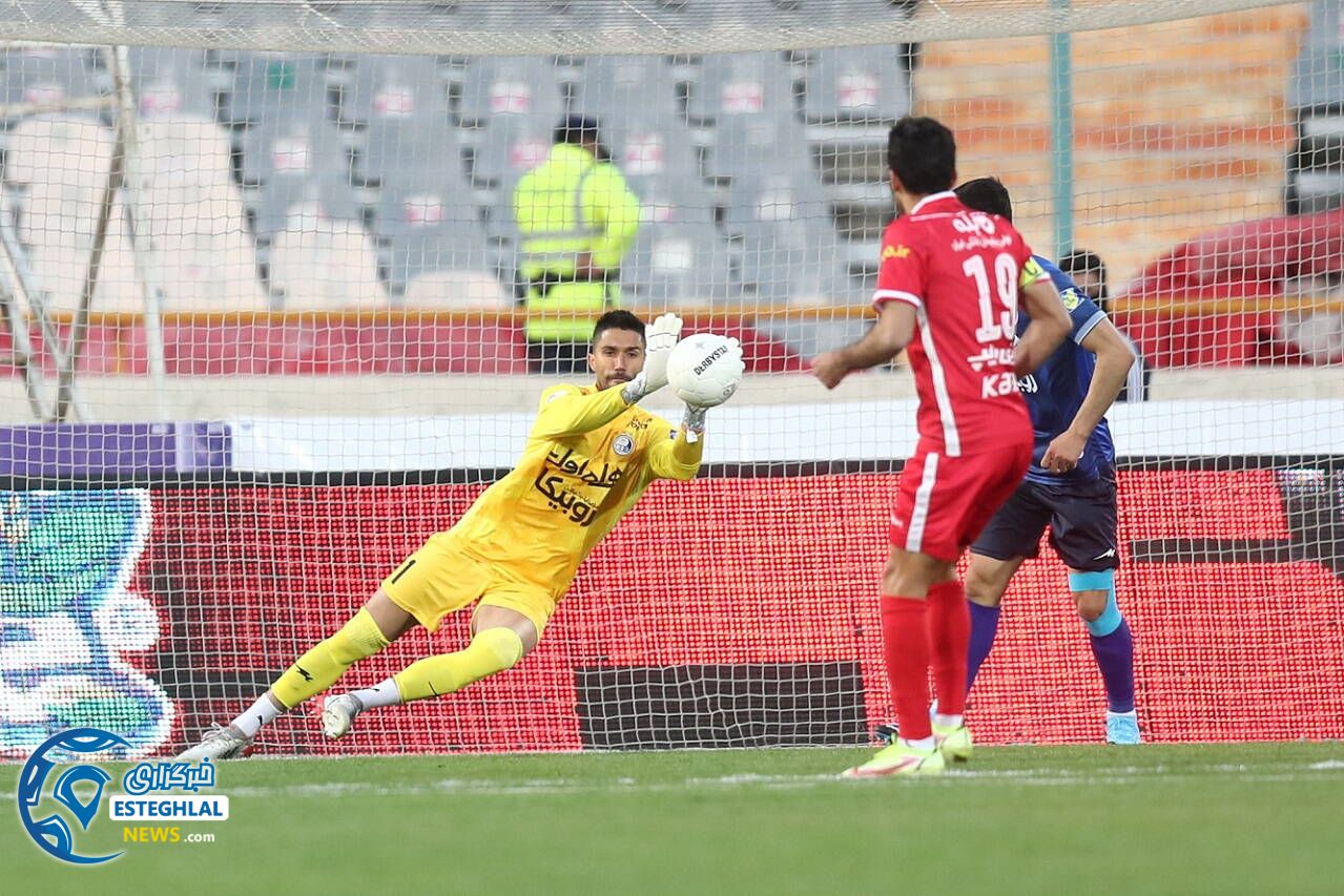 پیروزی 1-1 استقلال(تاج)