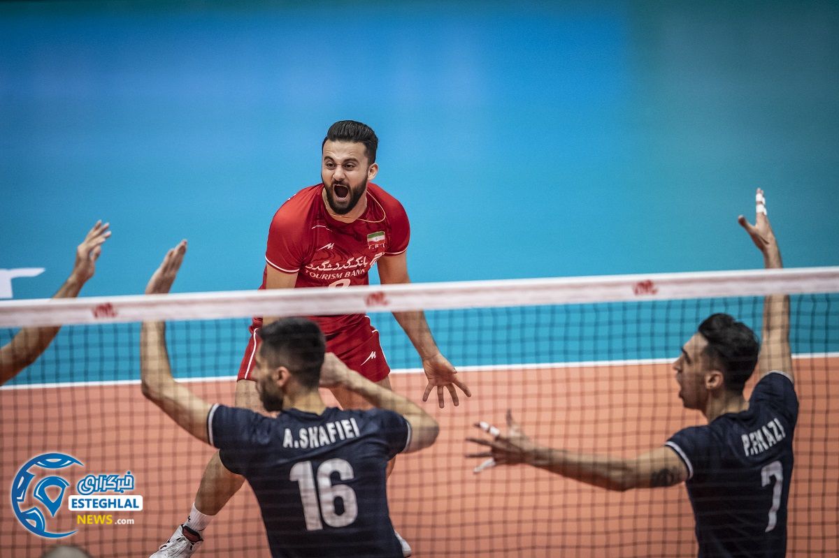 دیدار تیم های ملی والیبال ایران  و لهستان