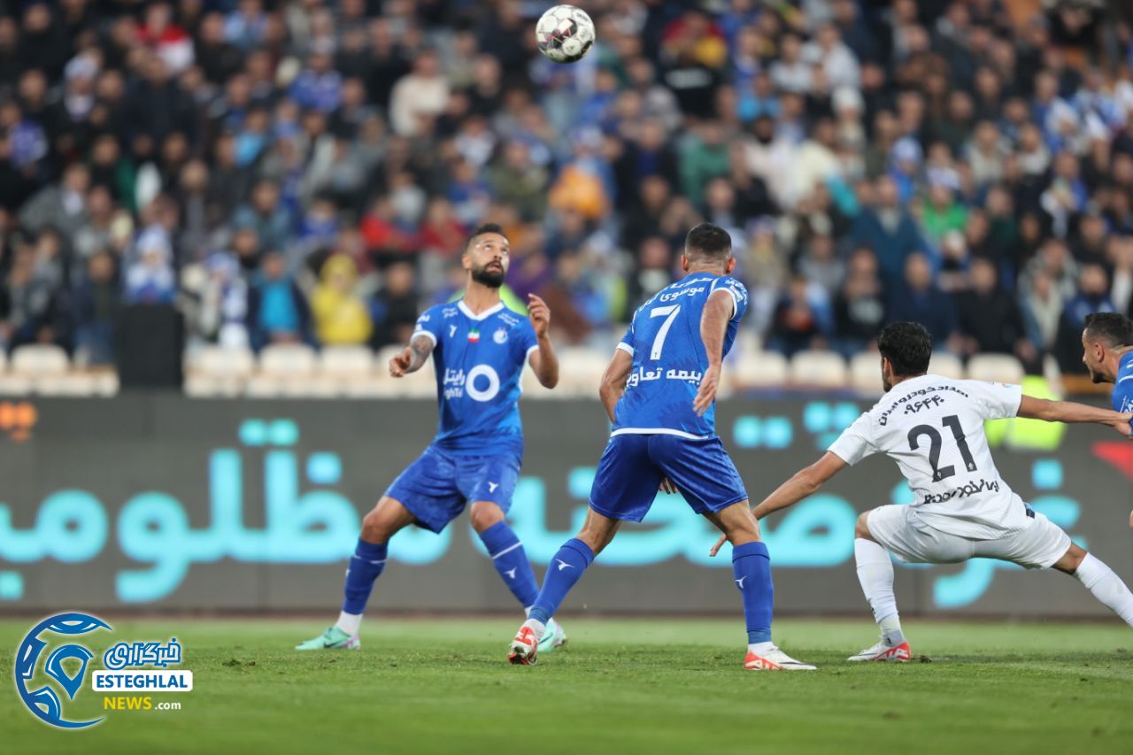 دیدار استقلال و پیکان