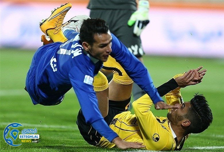 نیمه نخست بازی استقلال و سپاهان