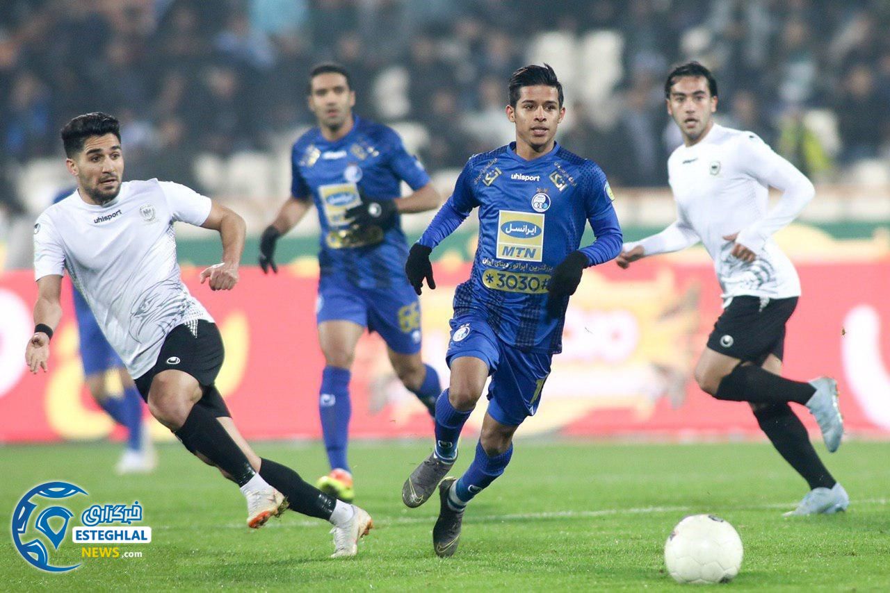 دیدار استقلال و شاهین