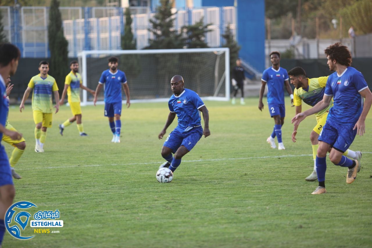 دیدار دوستانه استقلال و نفت و گاز گچساران