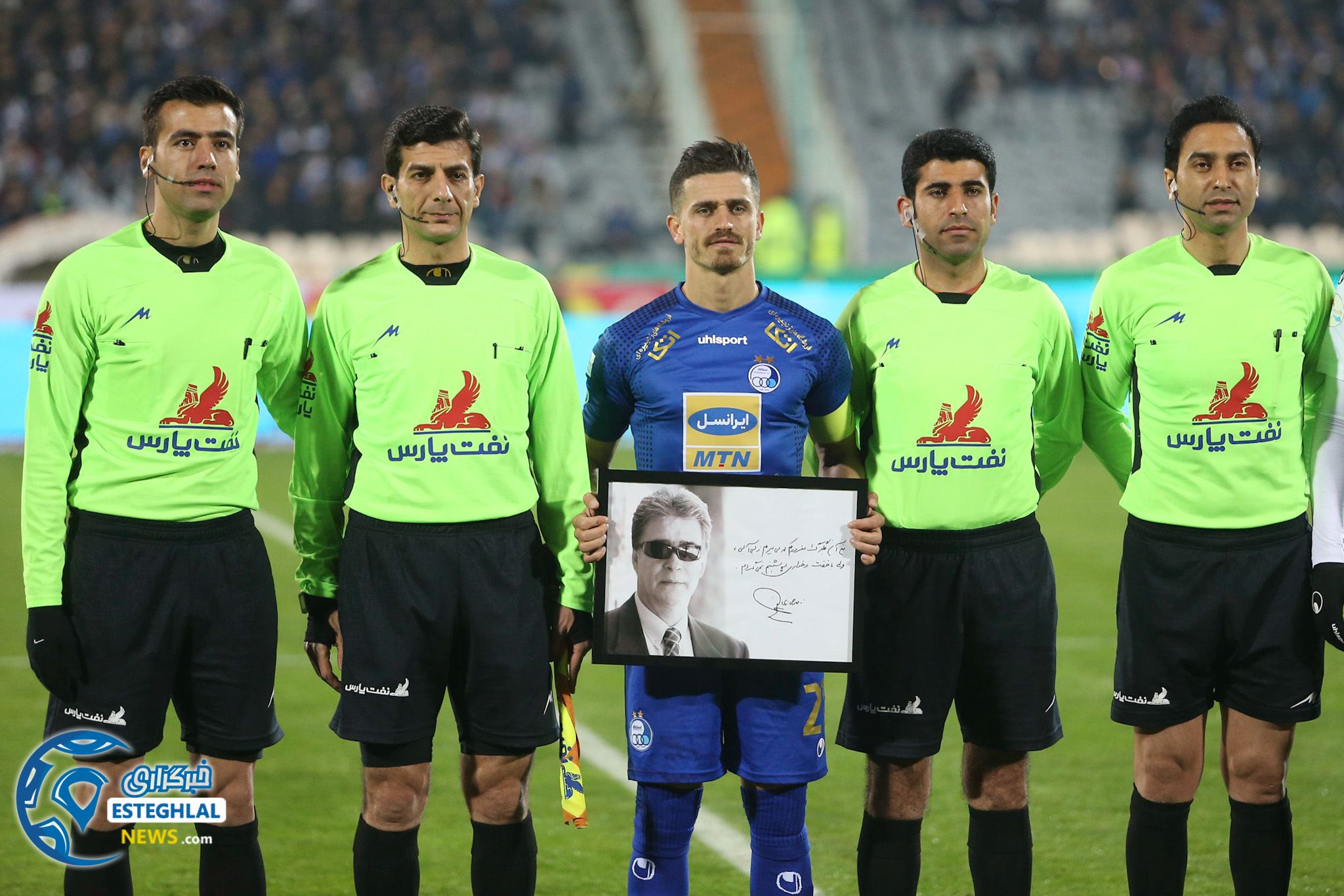 دیدار استقلال و شاهین