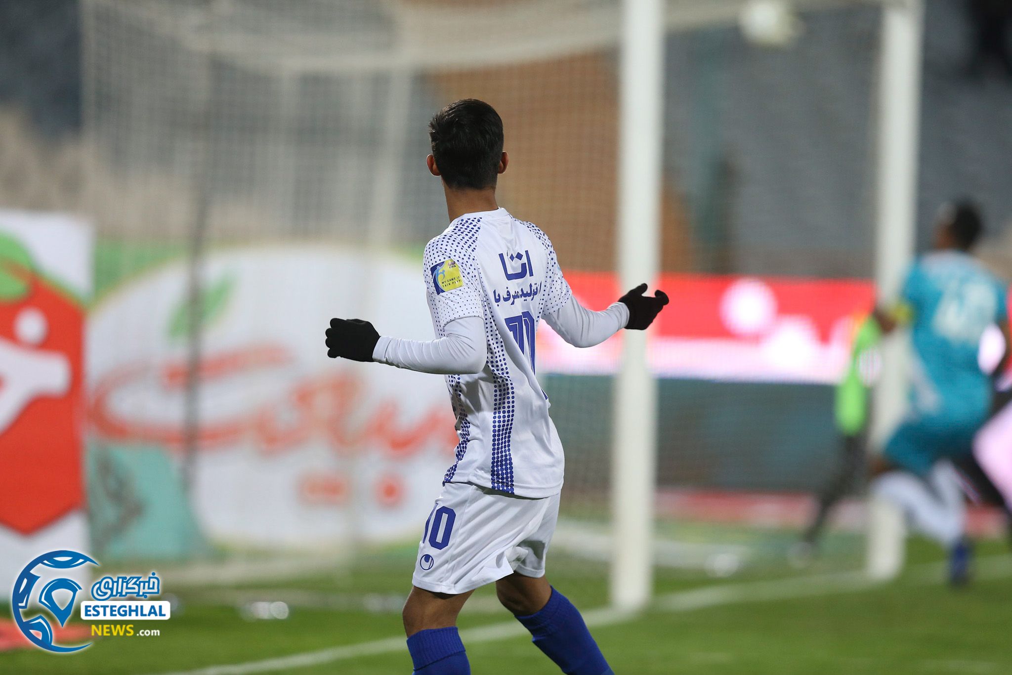 بازی پیکان و استقلال