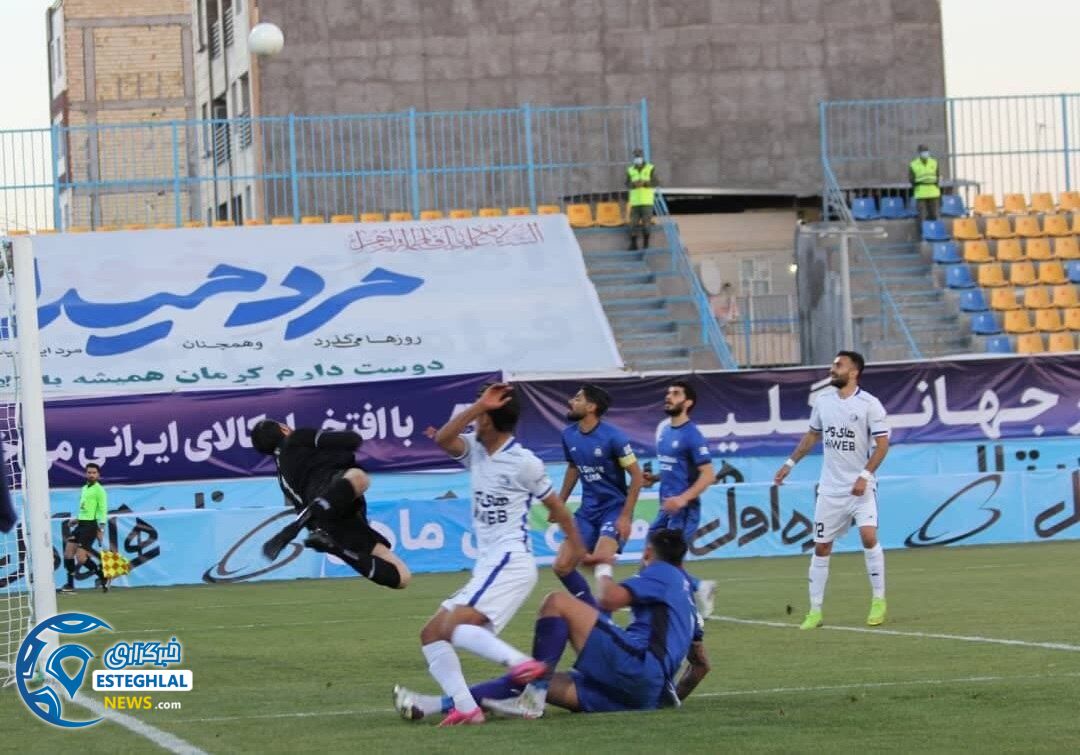گل گهر سیرجان 1-2 استقلال تهران