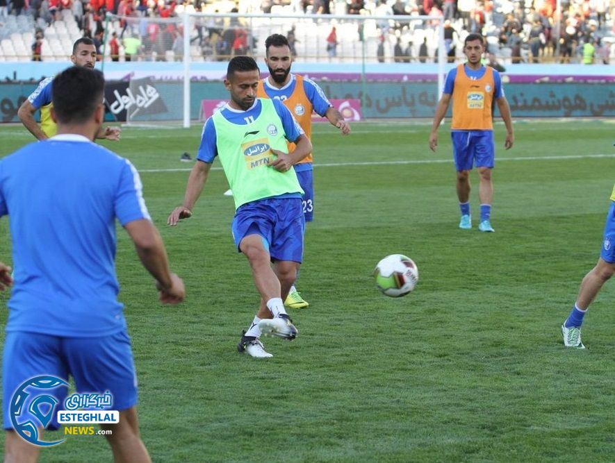 حاشیه دیدار استقلال و نساجی