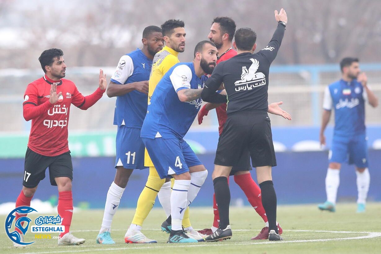 تراکتور 2-0 استقلال