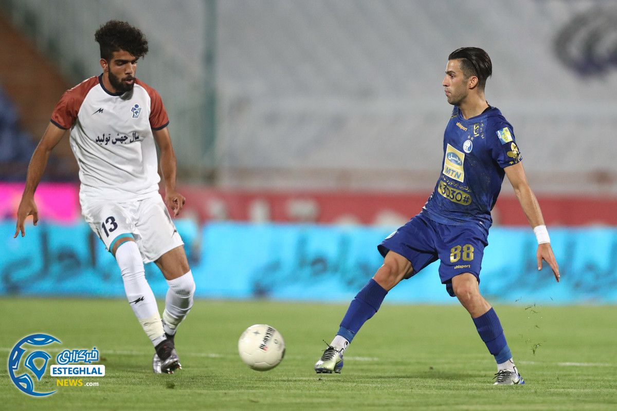 دیدار استقلال و پیکان