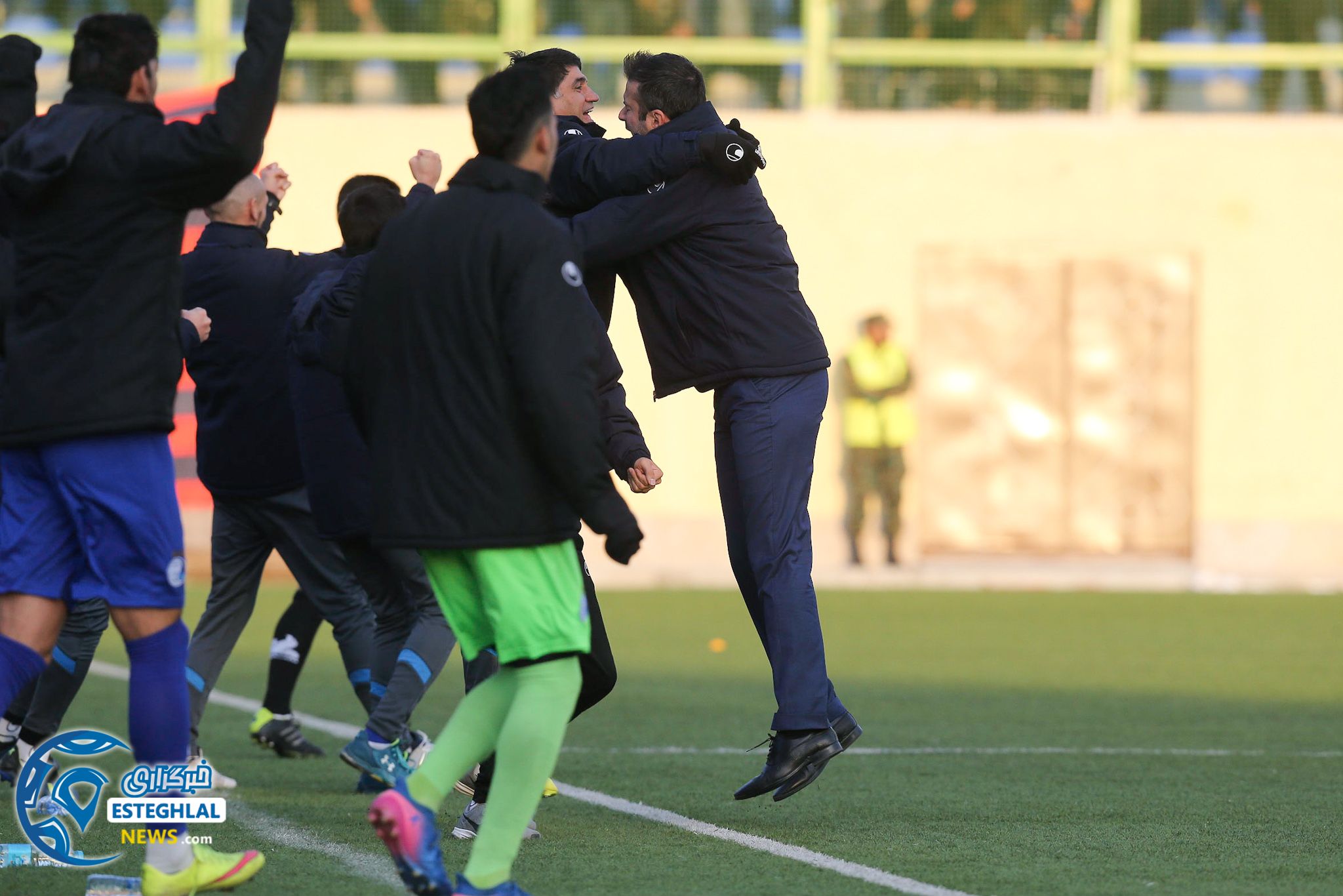 دیدار نساجی و استقلال