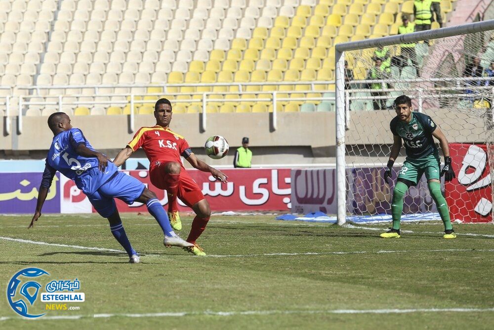 دیدار فولاد و استقلال