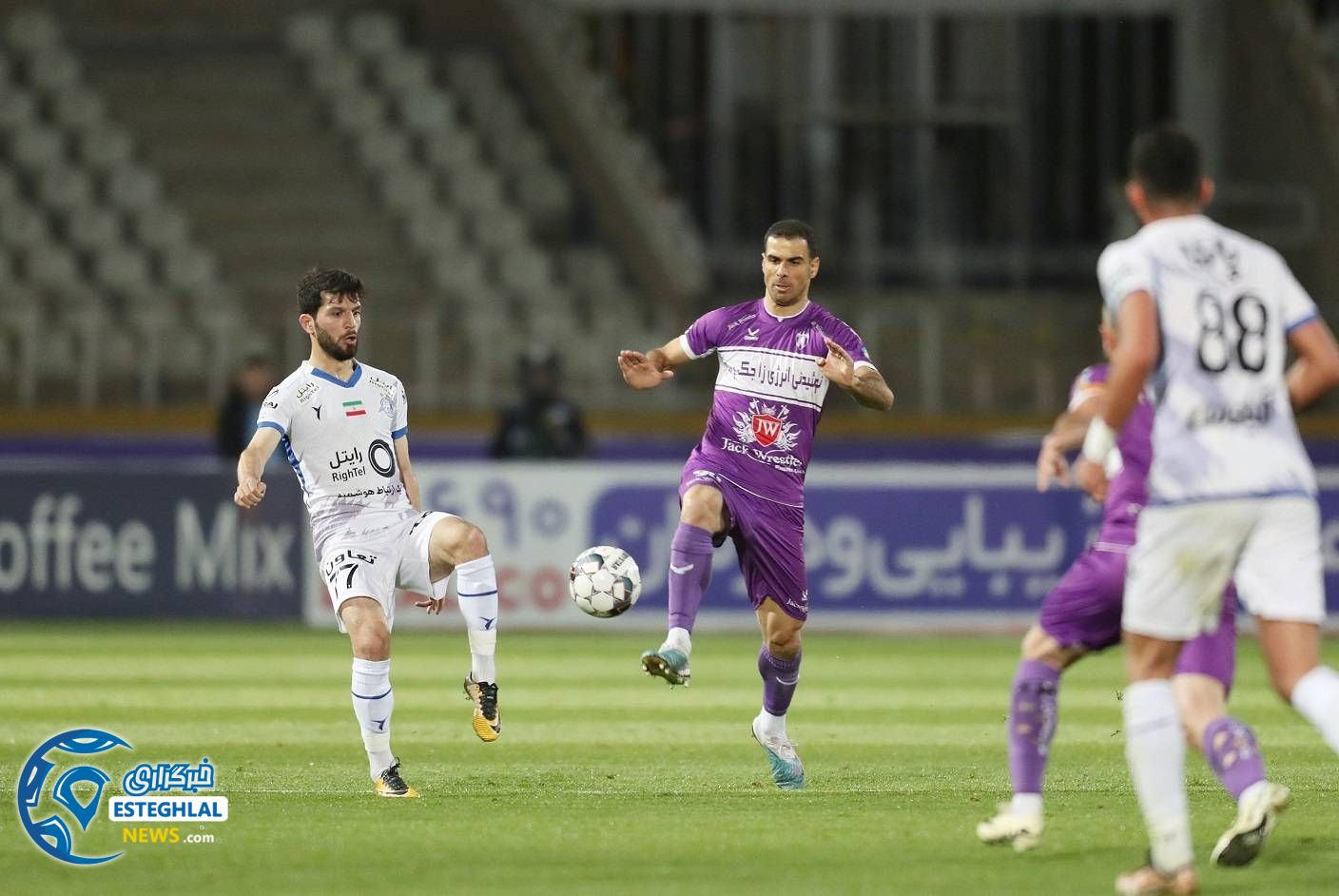 هوادار 0-1 استقلال