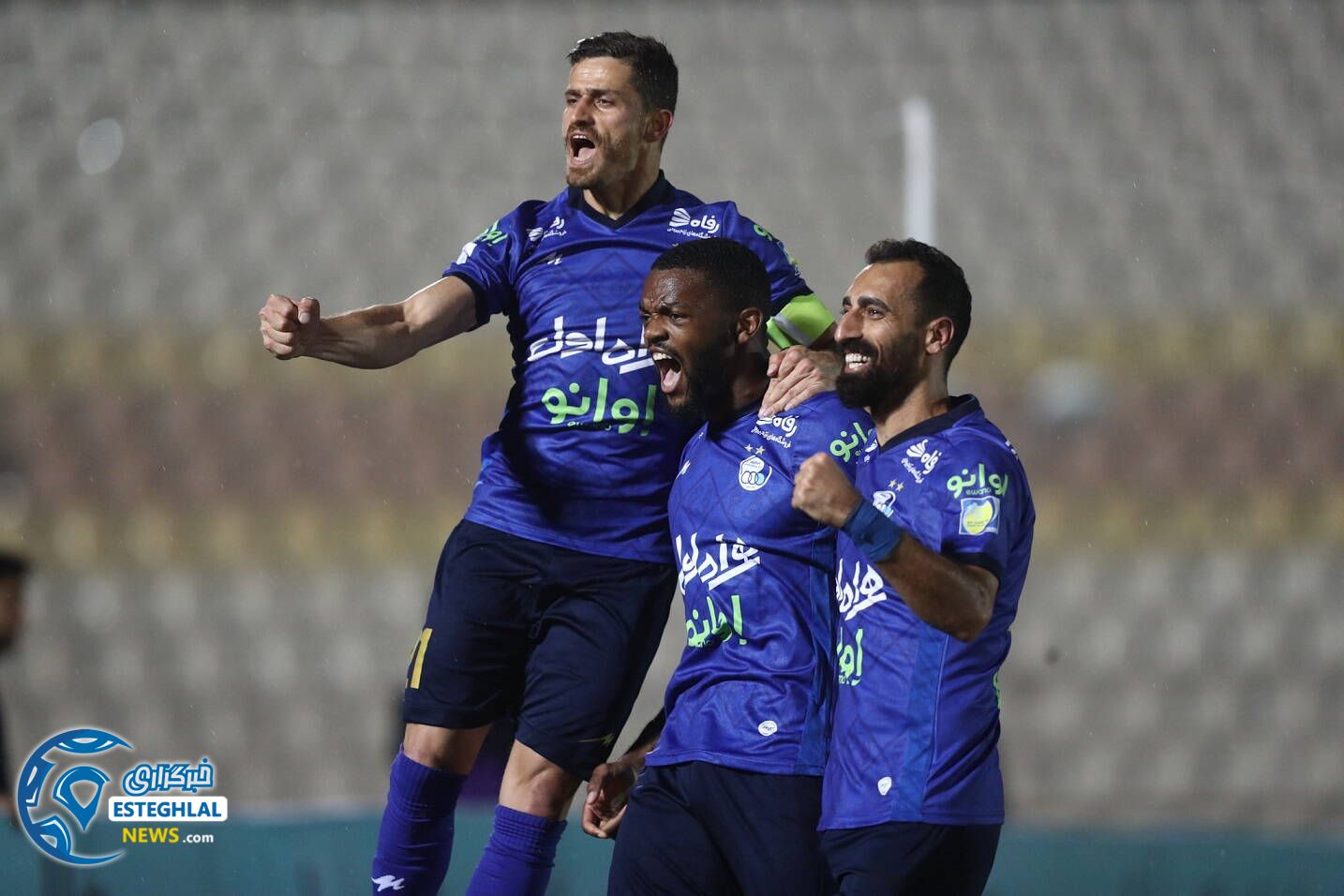 فجرسپاسی 1-1 استقلال
