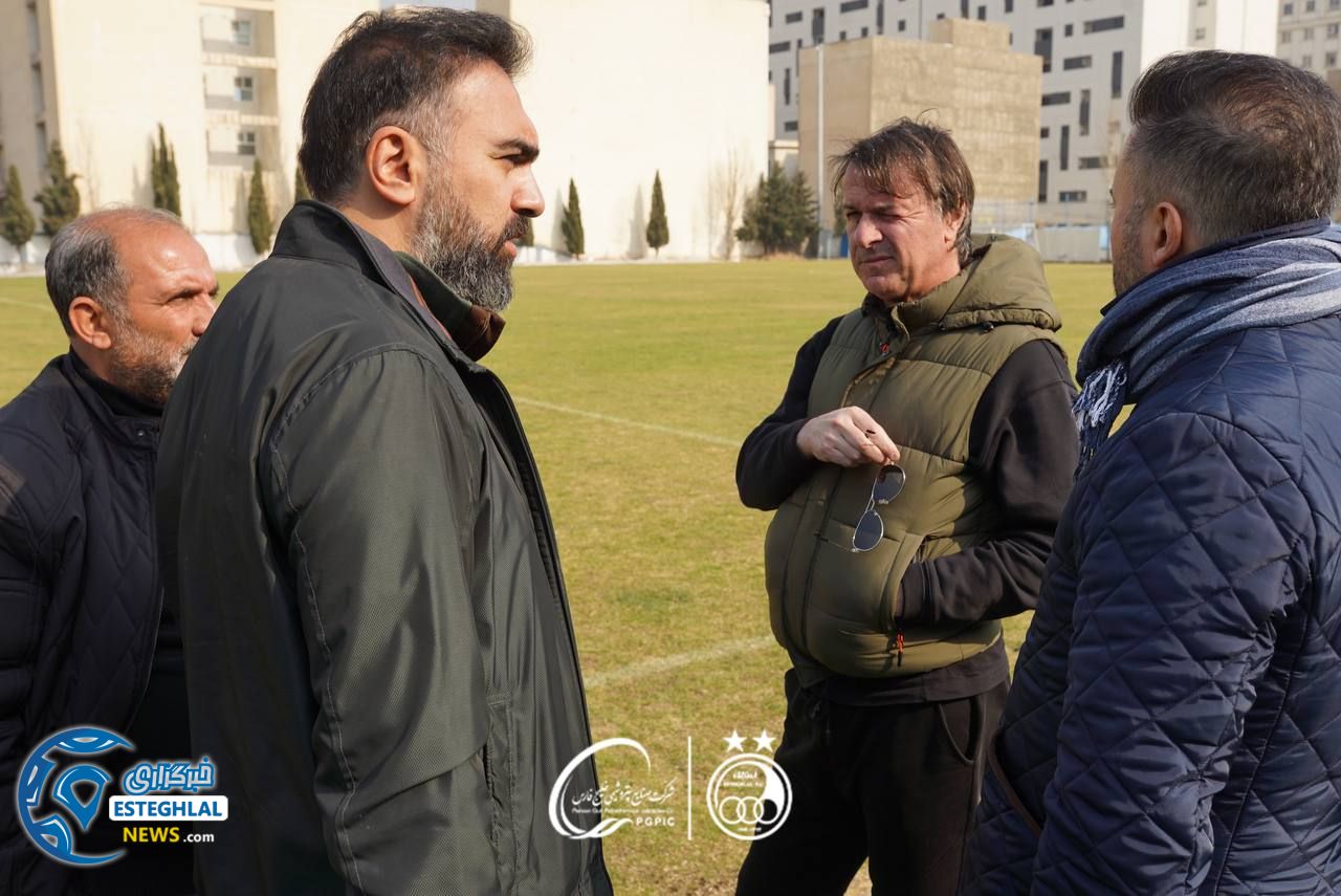 باشگاه استقلال(تاج)