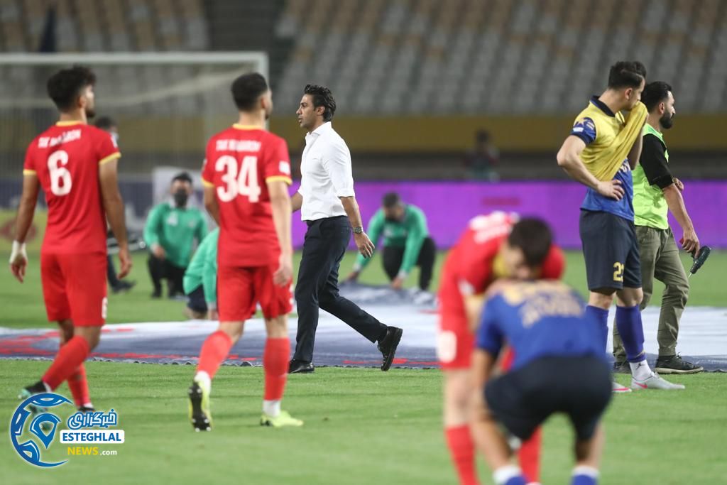 استقلال 0(2)-(4)0 فولاد