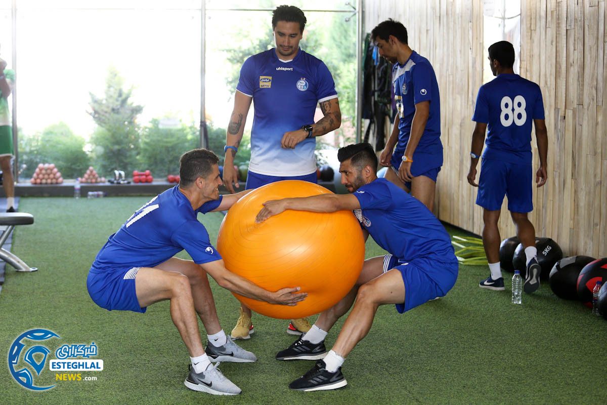 تمرین وزنه استقلال