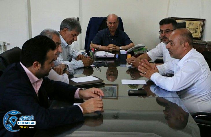 774b07e2 557f 4c4e bf12 f1ae1589f288