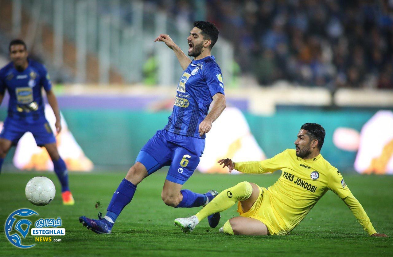 دیدار استقلال و پارس جنوبی جم
