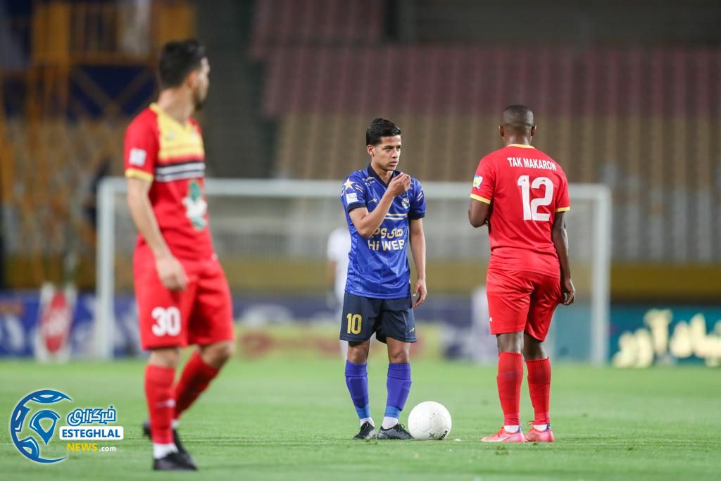 استقلال 0(2)-(4)0 فولاد