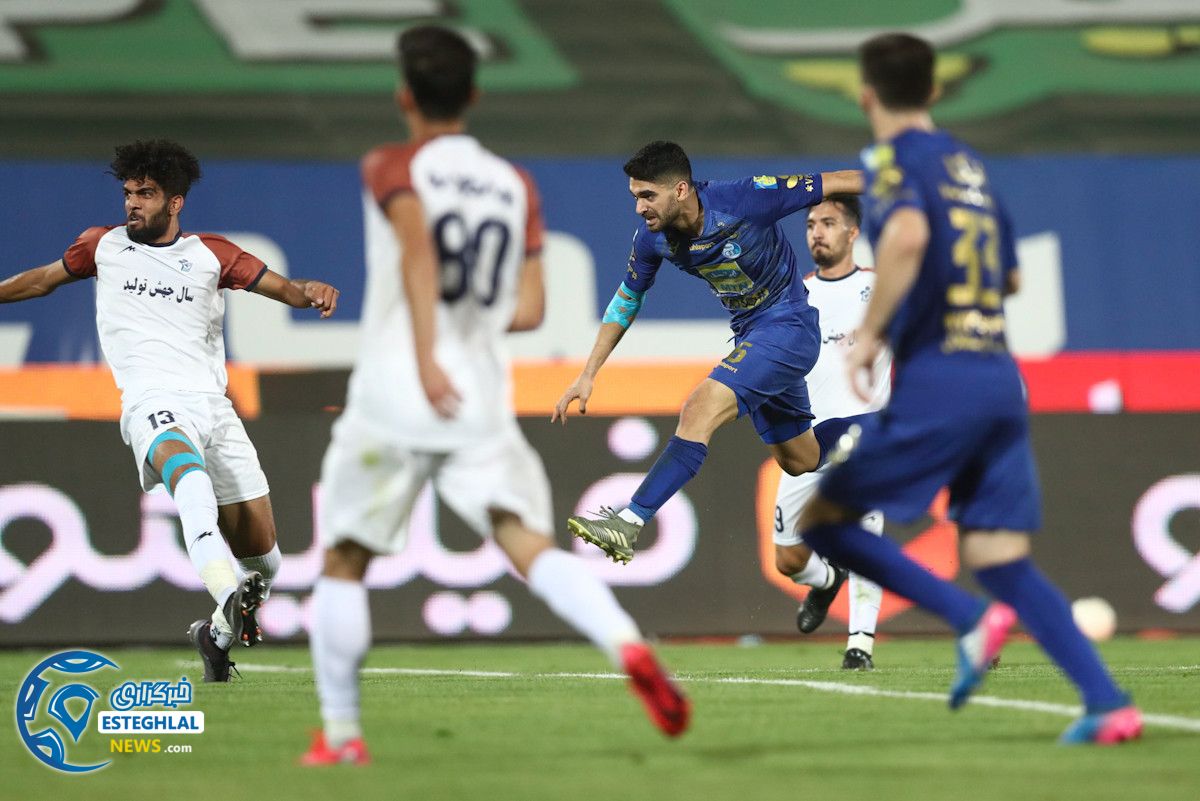 دیدار استقلال و پیکان