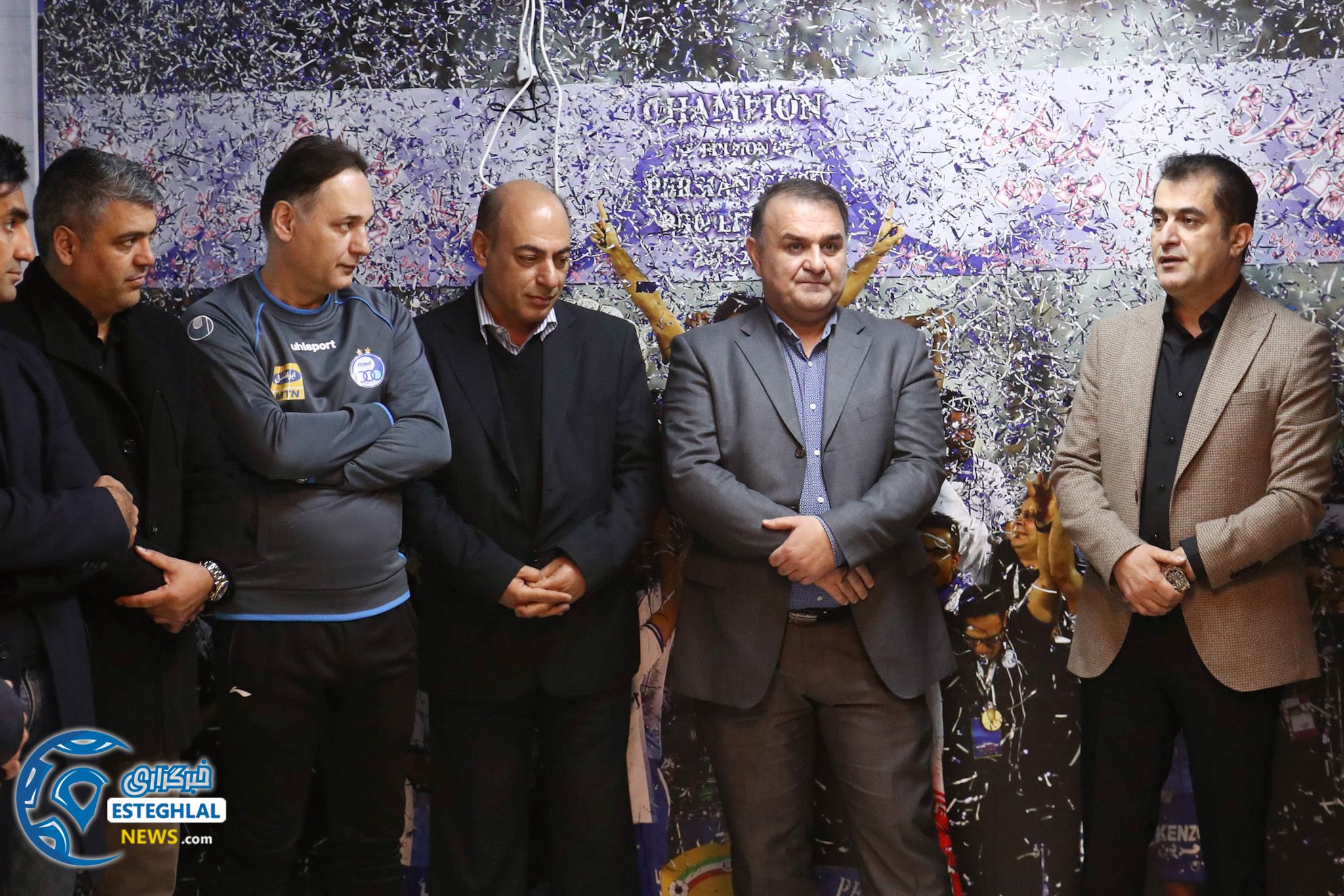 خبرچین در باشگاه استقلال