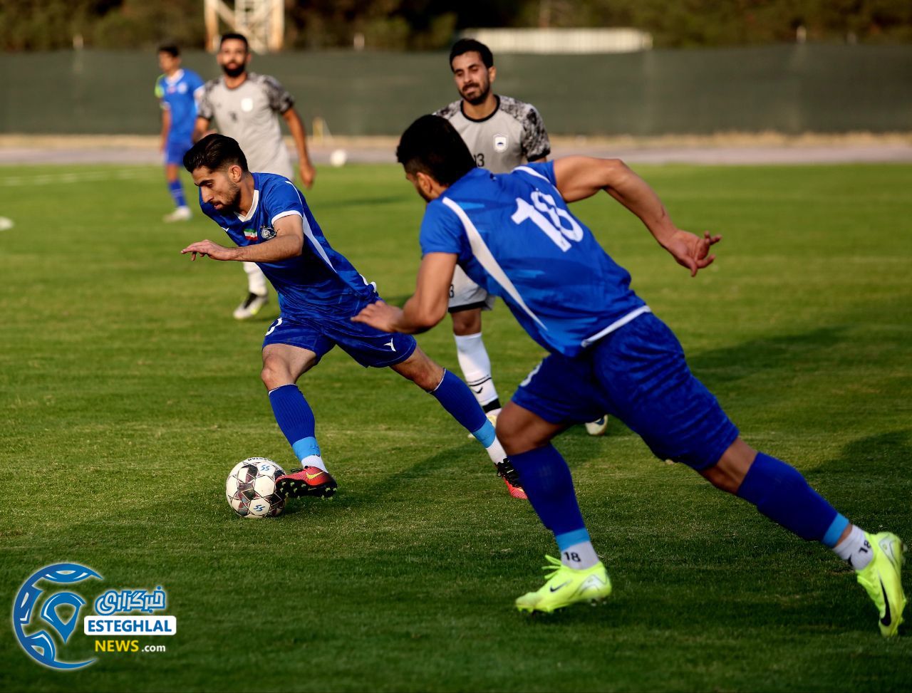 دیدار دوستانه استقلال و چادرملو