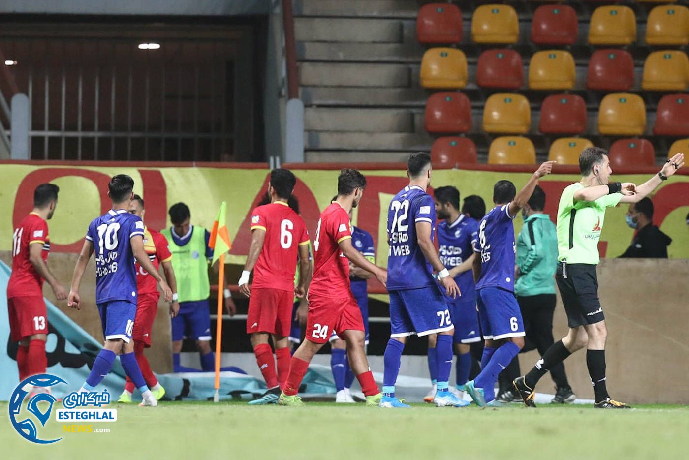 دیدار فولاد خوزستان و استقلال