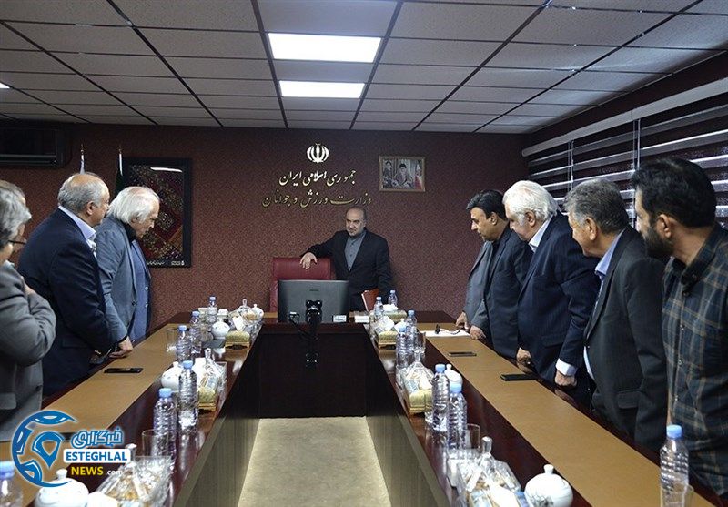 دیدار وزیر و پیشکسوتان استقلال