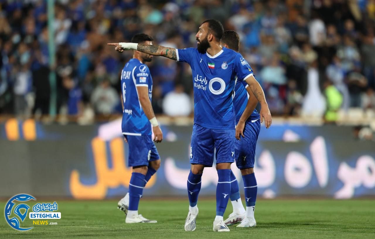 دیدار استقلال و هوادار