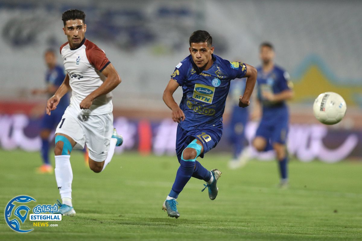 دیدار استقلال و پیکان