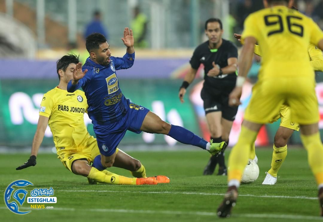 دیدار استقلال و پارس جنوبی جم