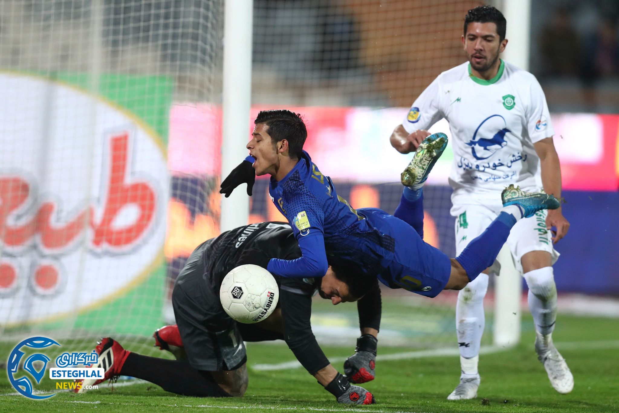 دیدار استقلال و ماشین سازی