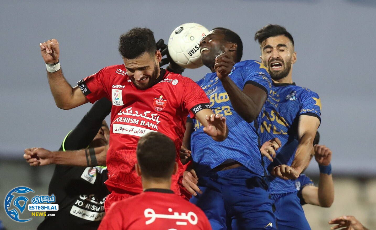 پیروزی(پرسپولیس) 1-0 استقلال